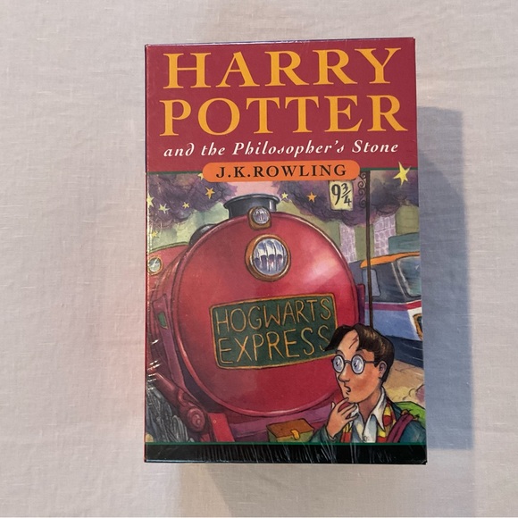 Harry Potter 5 Book Boxed Set It’s Magic in Excellent Condition - Wrapped NWT - Picture 5 of 8